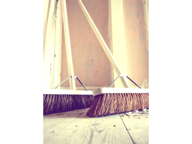 Faithful Stiff Bassine Broom 600mm (24in) + Handle & Stay