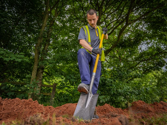 Roughneck Long Handled Digging Spade