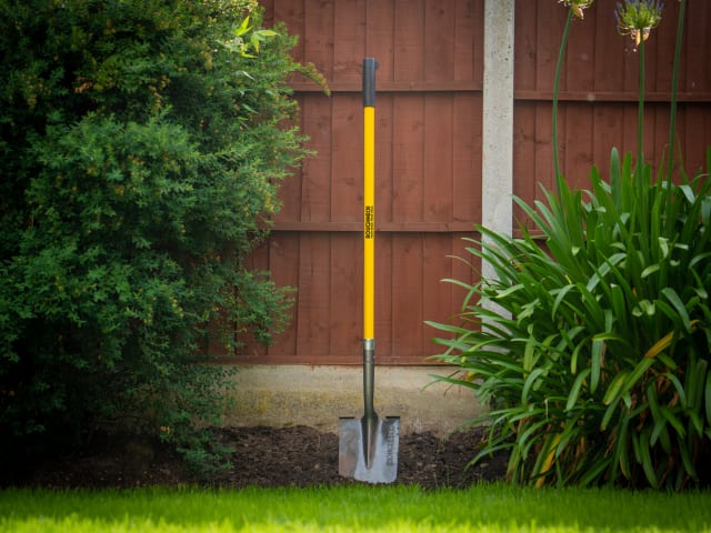Roughneck Long Handled Digging Spade