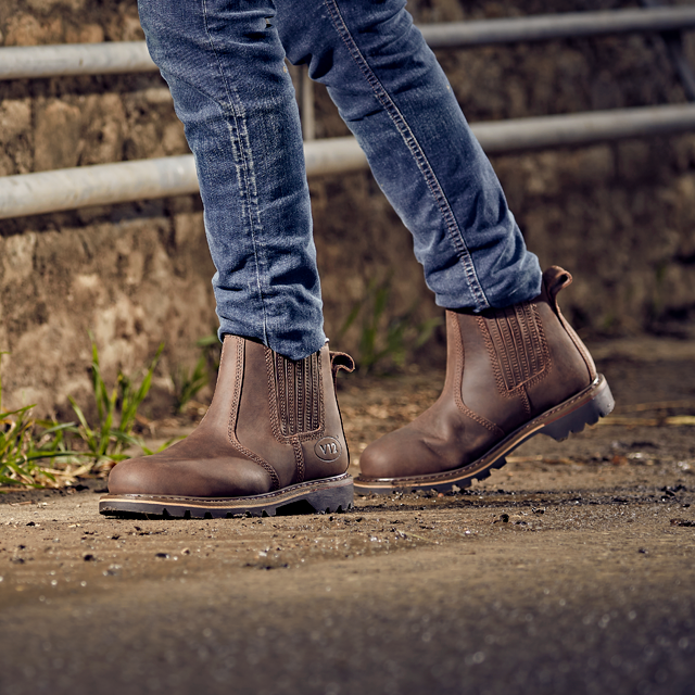 V12 RANCHER BROWN NON-SAFETY DEALER BOOT